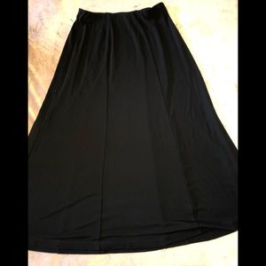 Blacking out full length skirt